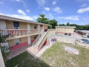 Building Photo - 8450 NE Miami Ct