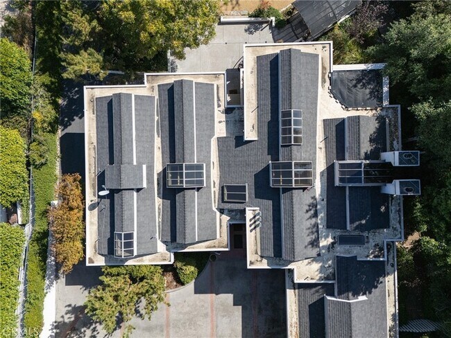 Building Photo - 31561 Peppertree Bend Unit