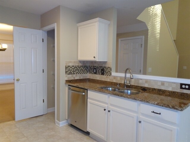 Building Photo - 1536 Cardinal Ln