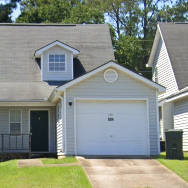 Primary Photo - 500 S Woodburn Dr