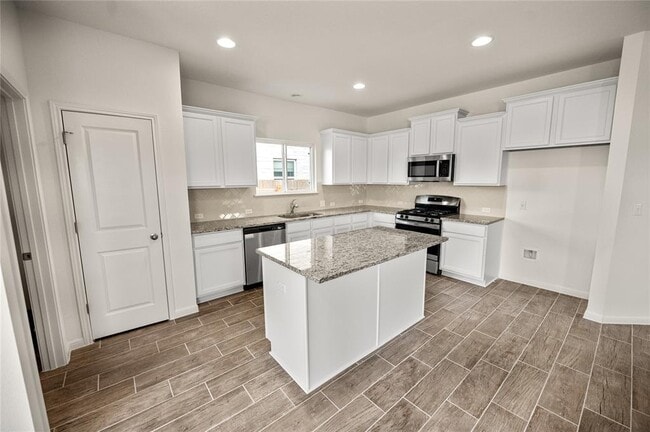 Building Photo - 10725 Overlook Pass