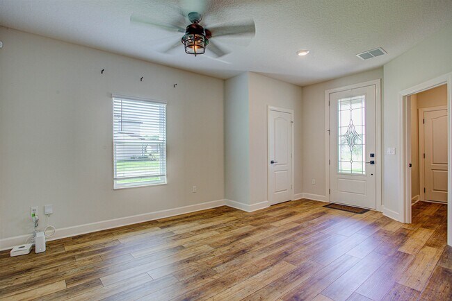 Building Photo - 20 Falcon Ridge Rd