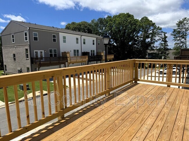 Building Photo - 2817 Beacon Bend Xing