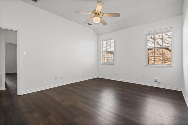 Building Photo - 1263 Smithfield Rd E