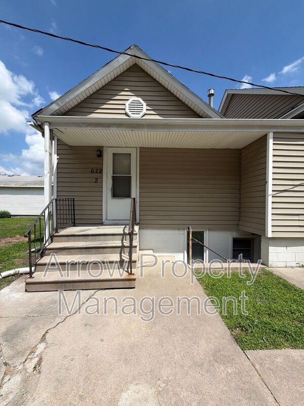 Building Photo - 622 New Hampshire St