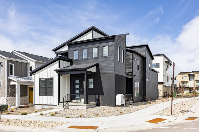 Building Photo - 6607 Purple Poppy Ln