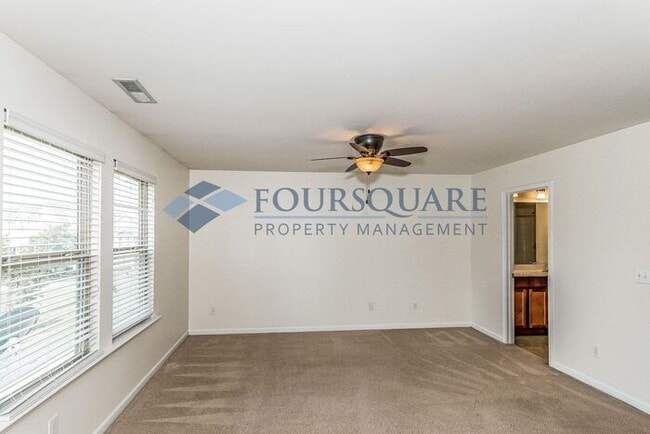 Building Photo - Townhome | Washer/ Dryer Included |Fenced ...