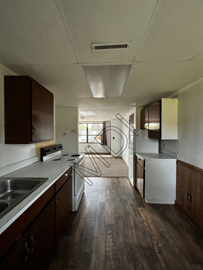 Building Photo - 201 Old Kawkawlin Rd