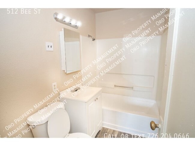 Building Photo - 512 Bee St