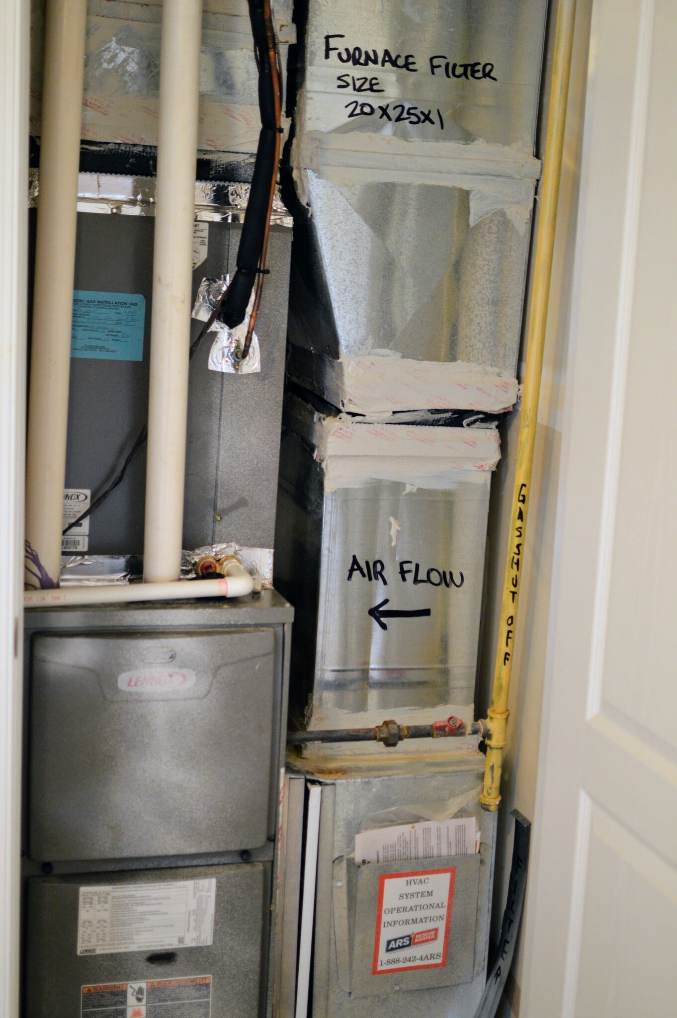 Home appliances (AC and heating system) - 11696 Palm Desert Pl