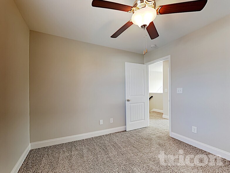 Building Photo - 513 Sourwood Dr