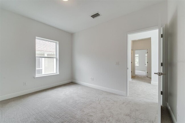 Building Photo - 1933 W Chestnut St