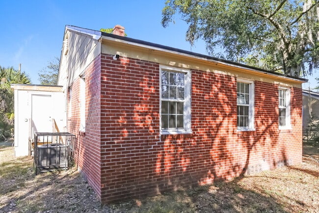 Building Photo - 1130 Saratoga Blvd