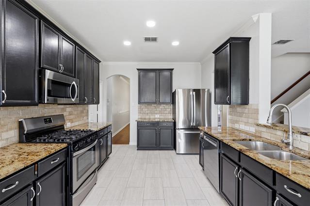 Building Photo - 404 Tarpan Trail