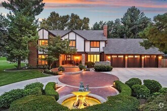 Building Photo - Luxury 5-Bedroom Home with Pool, Hot Tub &...