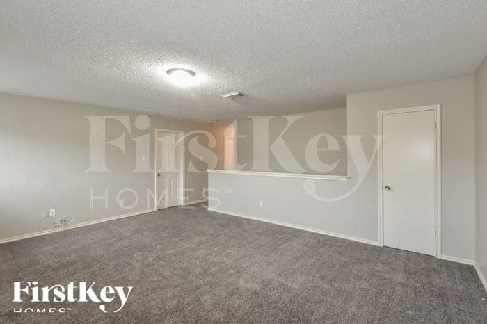 Building Photo - 6635 Meadow Fawn Dr