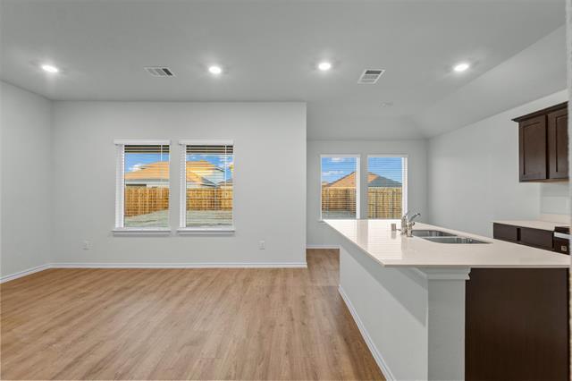 Building Photo - 612 Creek End Dr