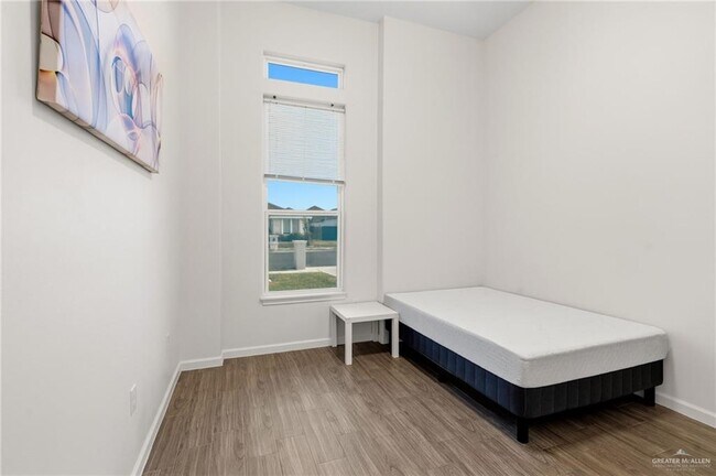 Building Photo - 15 Providence Ave