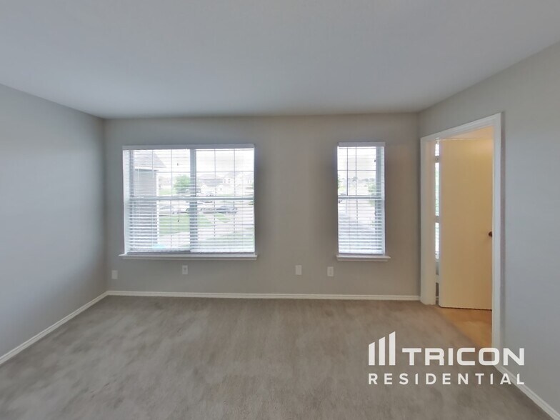 Building Photo - 1532 Pine Ln