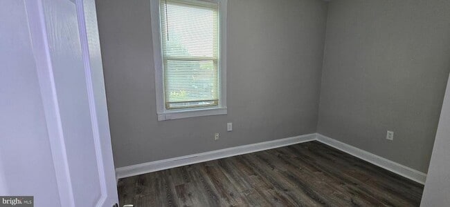 Building Photo - 1119 Montello Ave NE