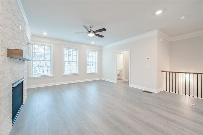 Building Photo - 1356 Live Oak Ln