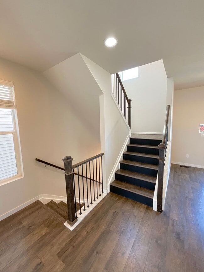 Building Photo - 4 Bedroom Home Available Near E Woodmen Rd & Rangewood Dr!