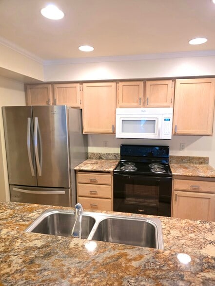 Building Photo - 1001 W Casino Rd