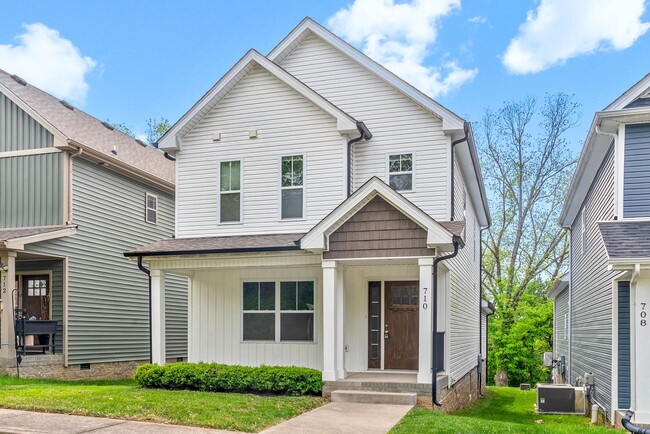 Building Photo - 3 Bedroom Home For Rent Near Historic Down...