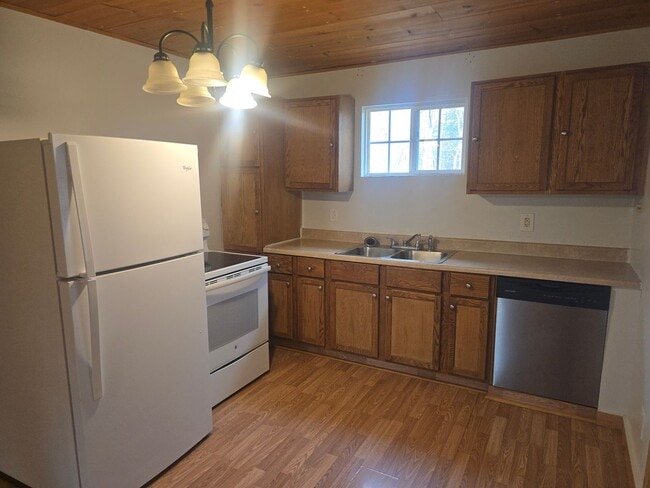 Building Photo - 15705 Hallmark Ln