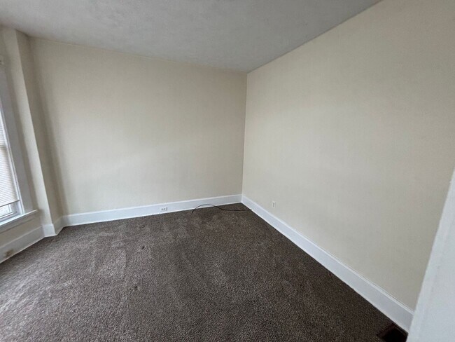 Building Photo - nbr142