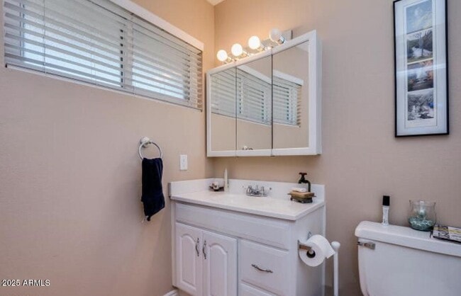 Building Photo - 4936 E Evans Dr