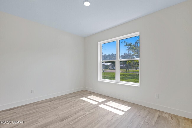 Building Photo - 2894 Hardy Ave