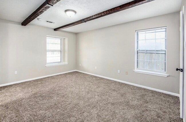 Building Photo - 12510 Old River Dr