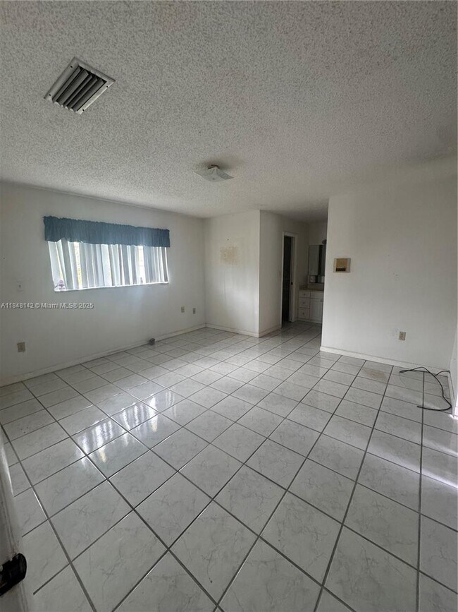 Building Photo - 9824 SW 123rd Terrace