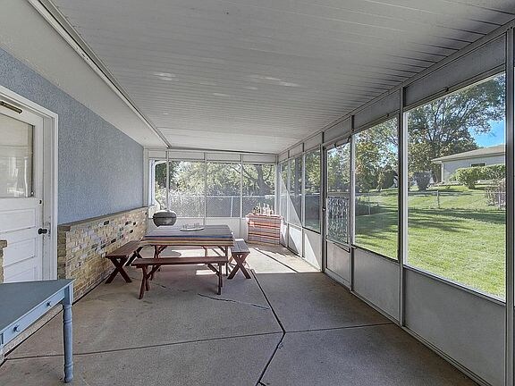 Building Photo - 13300 W Sunny View Dr