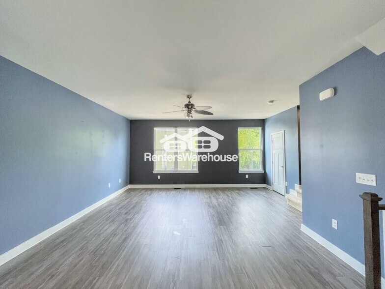 Building Photo - 943 Centurion Cir