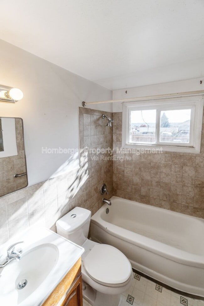 Building Photo - 628 E Euclid Ave