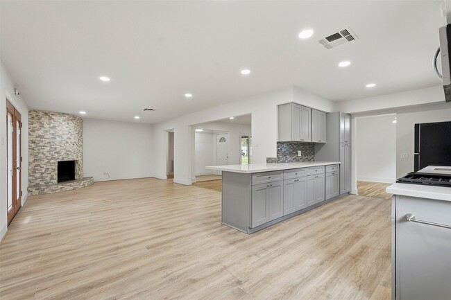 Building Photo - 1219 Wisterwood Dr