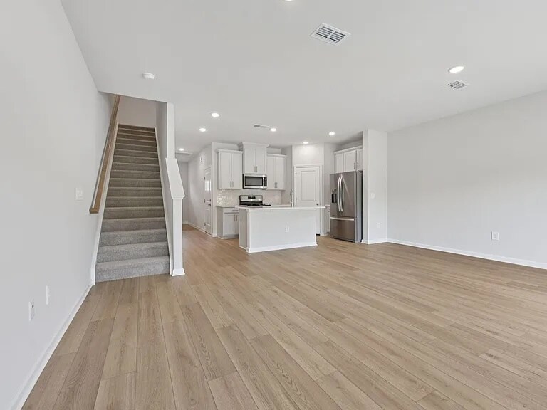 Building Photo - 1029 Winding Spg Dr