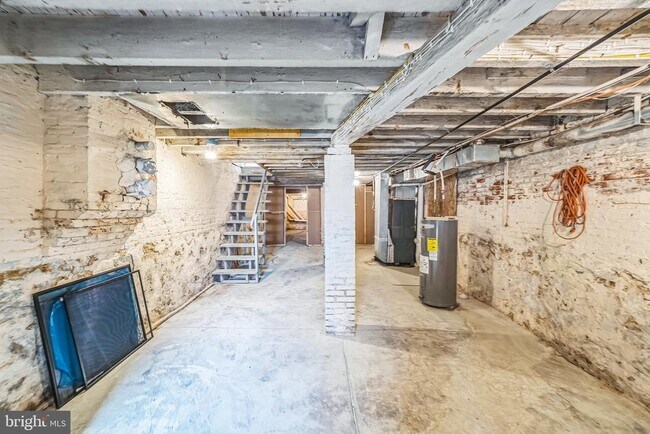 Building Photo - 3817 Haverford Ave