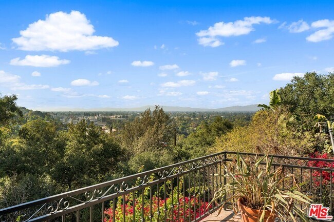 Building Photo - 3782 Berry Dr