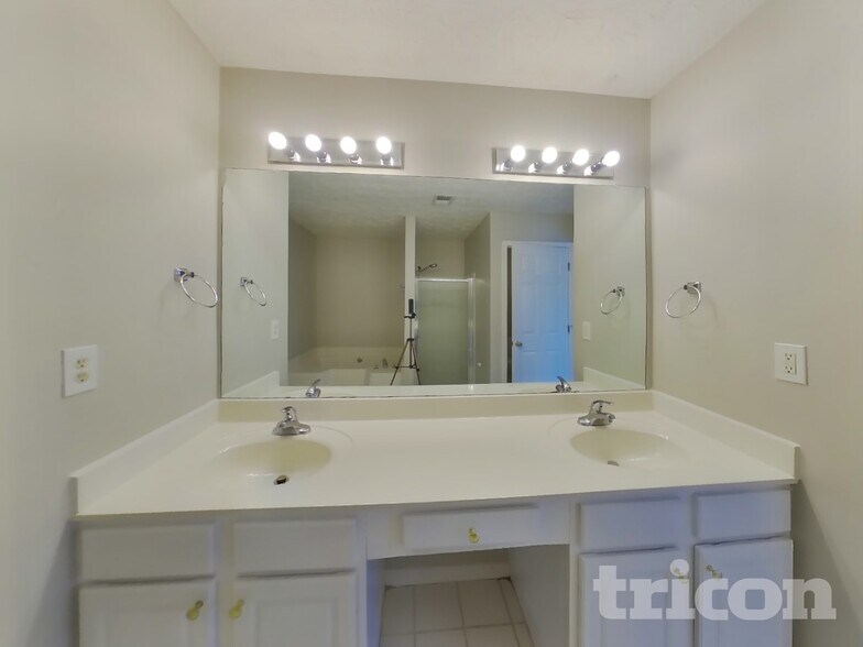 Building Photo - 1177 Adah Ct