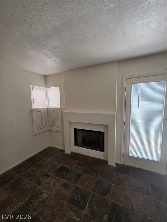 Building Photo - 8008 Dover Shores Ave