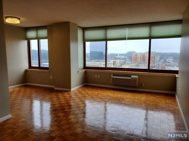 Building Photo - 100 Old Palisade Rd