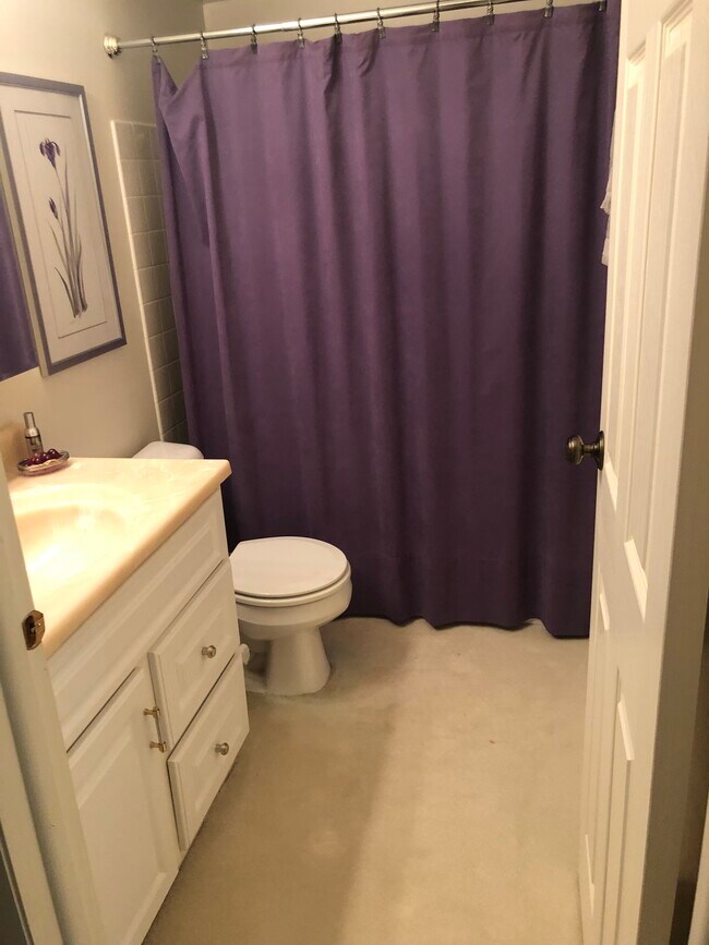 Building Photo - 2150 Valencia Dr