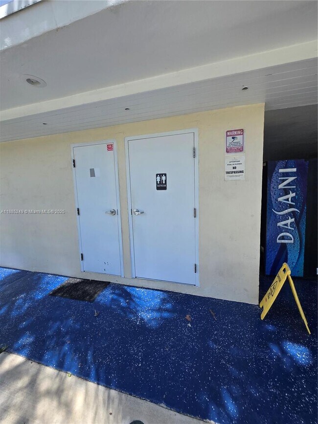 Building Photo - 7660 SW 82nd St