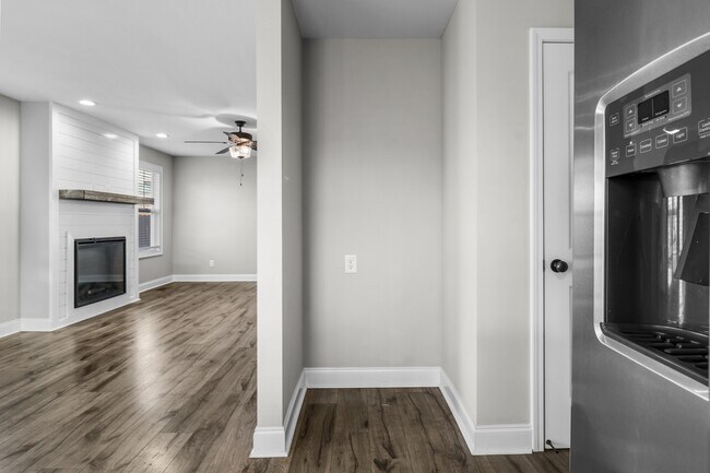 Building Photo - 1176 Elizabeth Ln