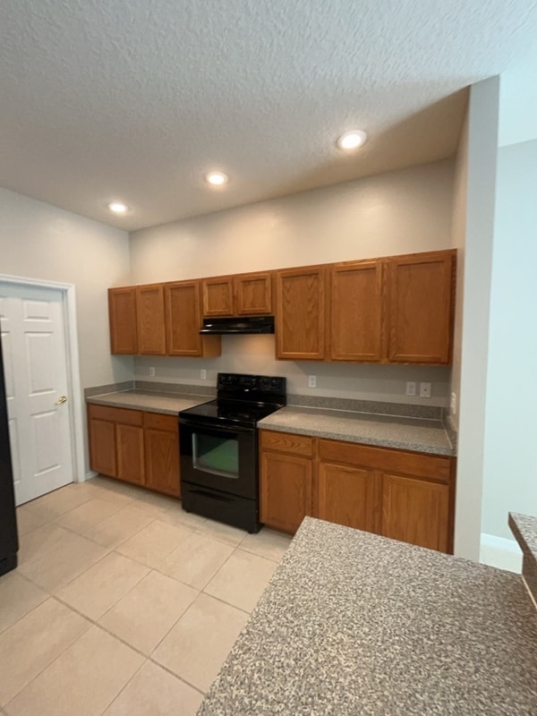 Building Photo - 9672 Piccadilly Sky Way