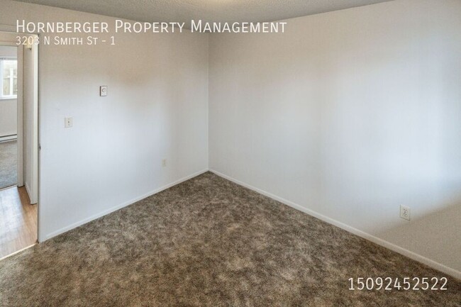 Building Photo - Spacious 1 Bed 1 Bath Apartment on The Nor...