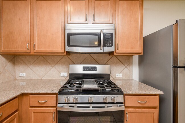 Building Photo - 3306 Southern Grove Ln